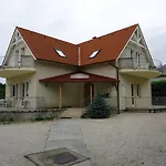 Apartment Klassz Apartmanhaz *