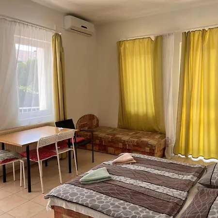 Klassz Apartmanhaz Apartment