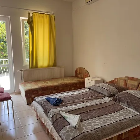 Klassz Apartmanhaz Apartment *