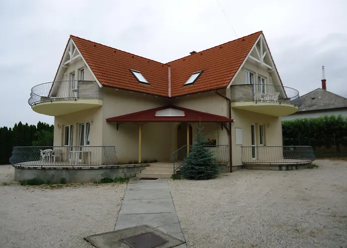 Апартаменты Klassz Apartmanhaz *